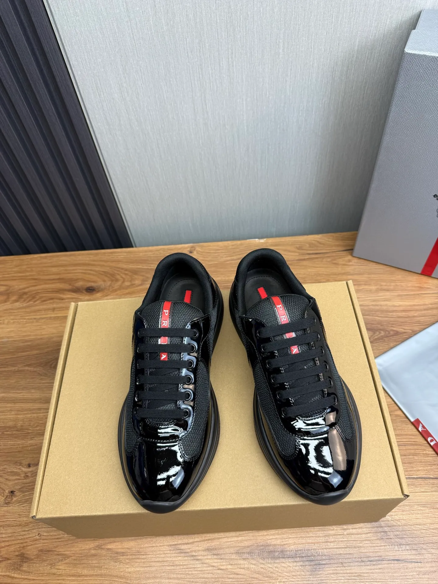 Men's shoes 640💰 [PRADA] Hot selling items🔥Must be recommended every day~~ Official website synchronized, 1:1 high quality shipments✔️ Imported cowhide fabric, rubber material + cowhide lining, original bottom, high-end airplane box packaging🎁 38-45 (38.45 custom-made, non-returnable)